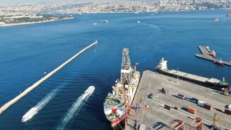 Haydarpaşa’ya Demirlenen Yavuz Sondaj Gemisi'inin  Hazırlıkları Havadan Görüntülendi