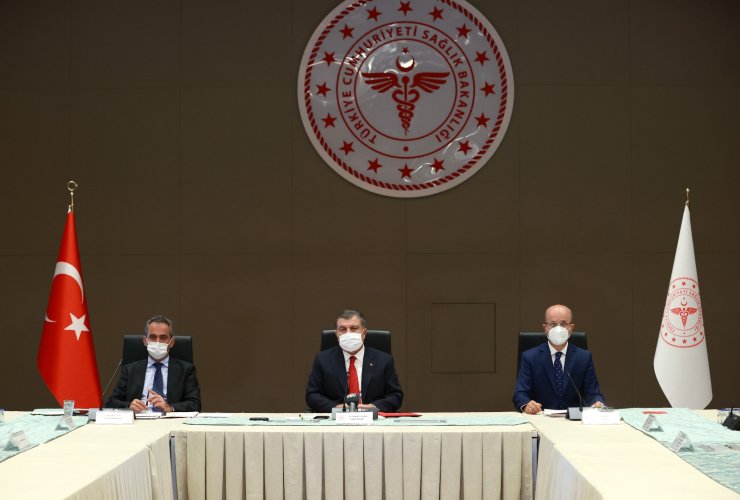 Bakan Koca: “500 bine yakın olan aktif vakamızın yüzde 81’i tam aşılı olmayan kişilerden oluşmaktadır”