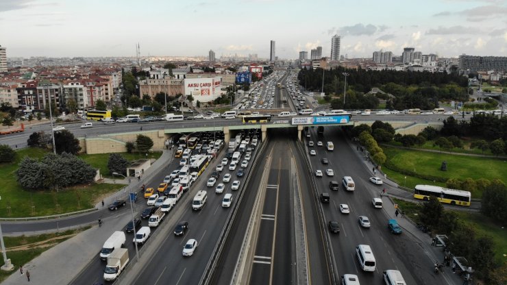 İstanbul Avcılar- E-5 Karayolu’nda Trafik kilitlenmek üzere