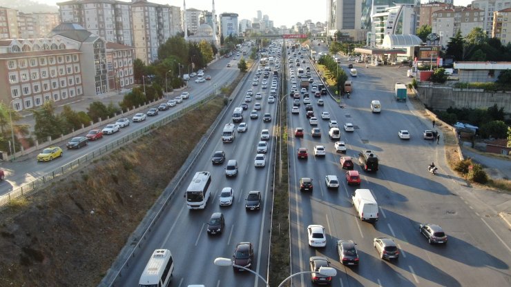 İstanbul’da Trafik  Yoğunluk Yüzde 65‘i Gördü