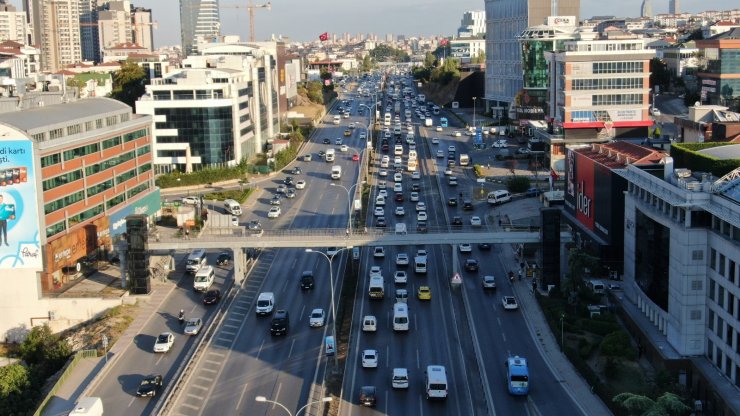 İstanbul’da Trafik  Yoğunluk Yüzde 65‘i Gördü