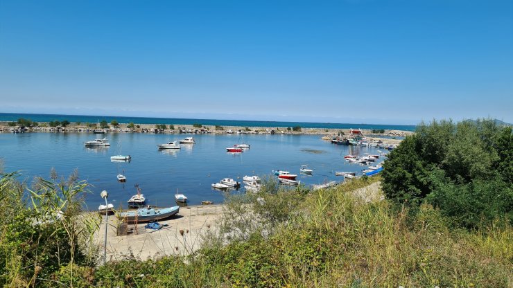 Zonguldak'ta Balıkçı Tekneleri Limana Yanaşamıyor