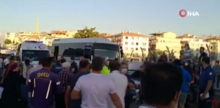 Başkent’te otomobil ile servis kafa kafaya çarpıştı: 3 ölü, 2 yaralı